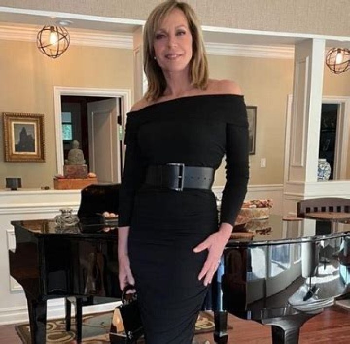 Uncover The Secrets Of Allison Janney's Remarkable Net Worth