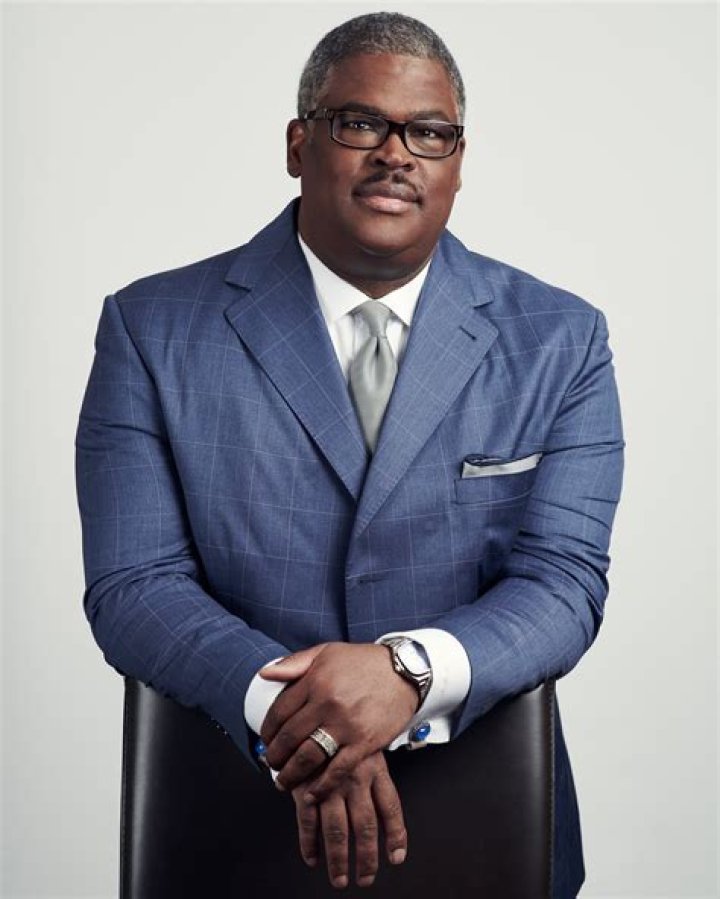 Charles Payne's Height And Weight: Impressive Stats Revealed