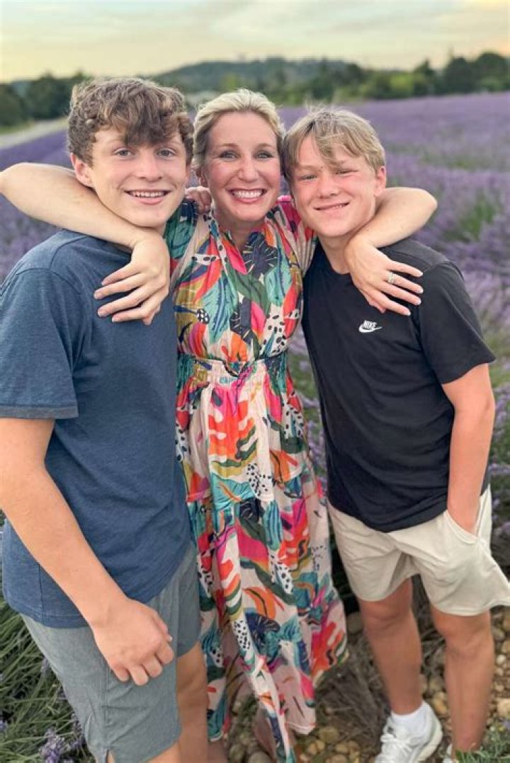 Does Dave Marrs have a twin? Celebrity.fm #1 Official Stars, Business & People Network, Wiki ·