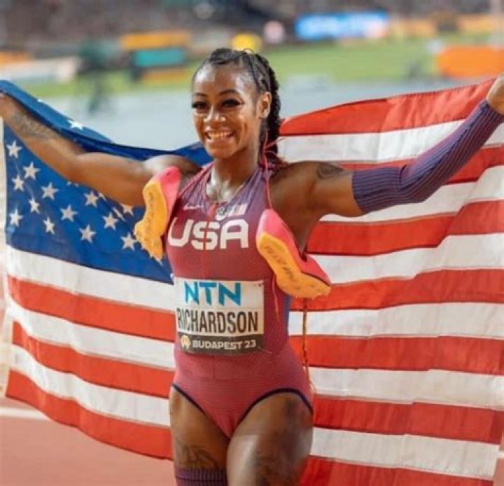 Unveiling The Height Of Sha'Carri Richardson: How Tall Is She In Feet?