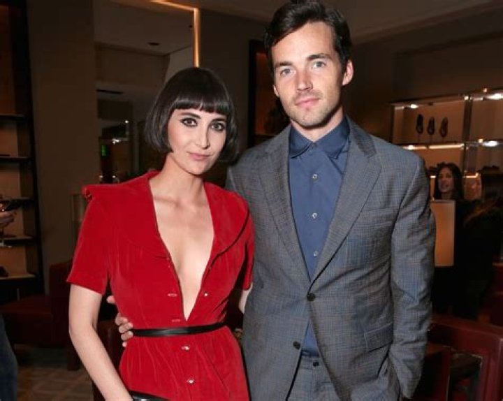 Exploring The Life Of Ian Harding's Wife: A Deep Dive