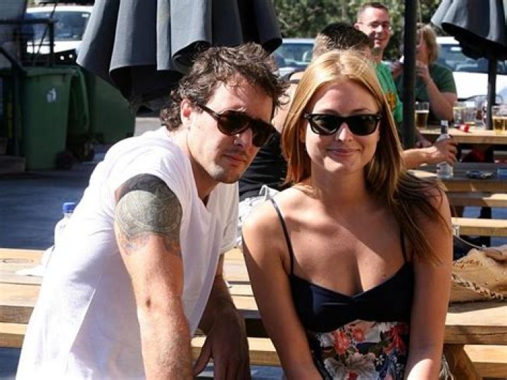 Is Alex O'Loughlin Happily Married Now?