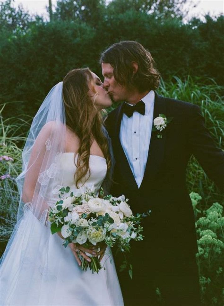 The Marriage Scoop: Liz Gillies Weds In A Star-Studded Ceremony