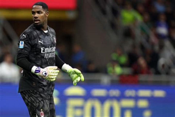 Mike Maignan Girlfriend Revealed: Meet His Stunning Partner