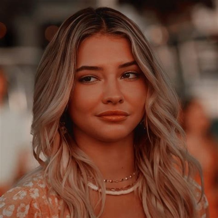 Engaging Sarah Outerbanks: The Ultimate Guide To Her Journey