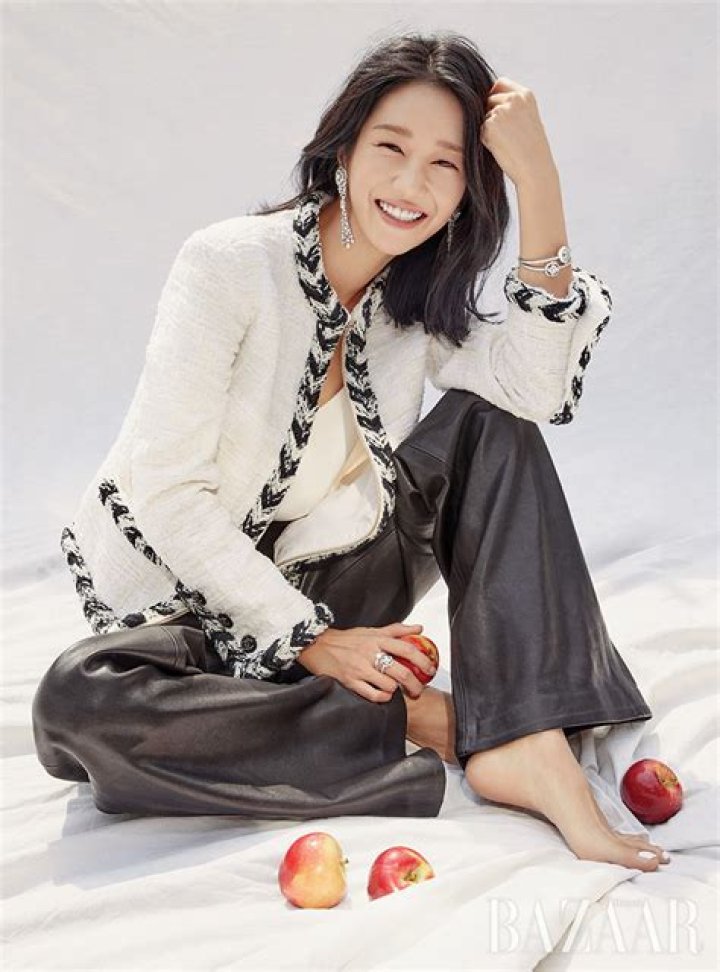 Eye-Catching Photoshoot: Seo Ye Ji Stuns In Captivating Images