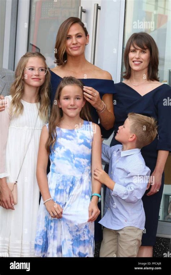 The Scoop On Serafina Affleck: Childhood, Family, And More