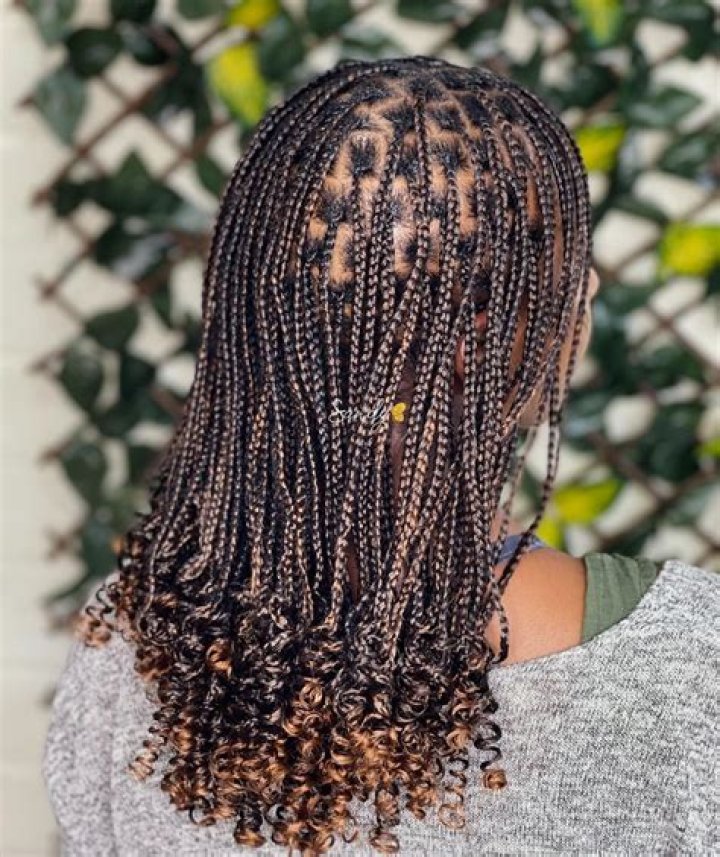 Short Knotless Braids With Curly Ends