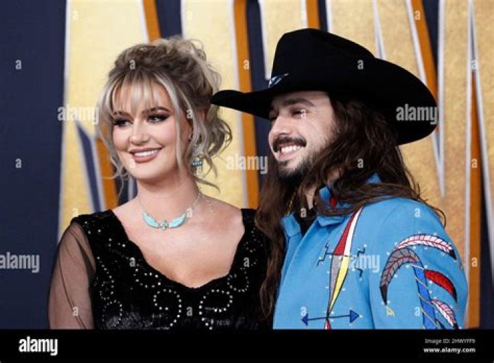 Who Is Caroline Munsick? Ian Munsick Wife Wikipedia And Age ·