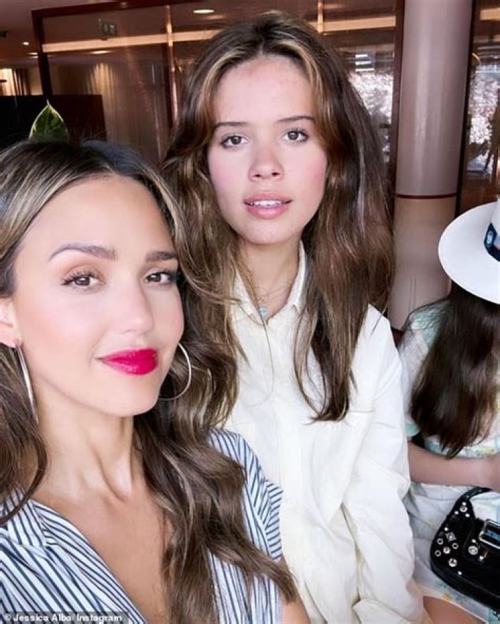 Who Is The Mother Of Jessica Alba?